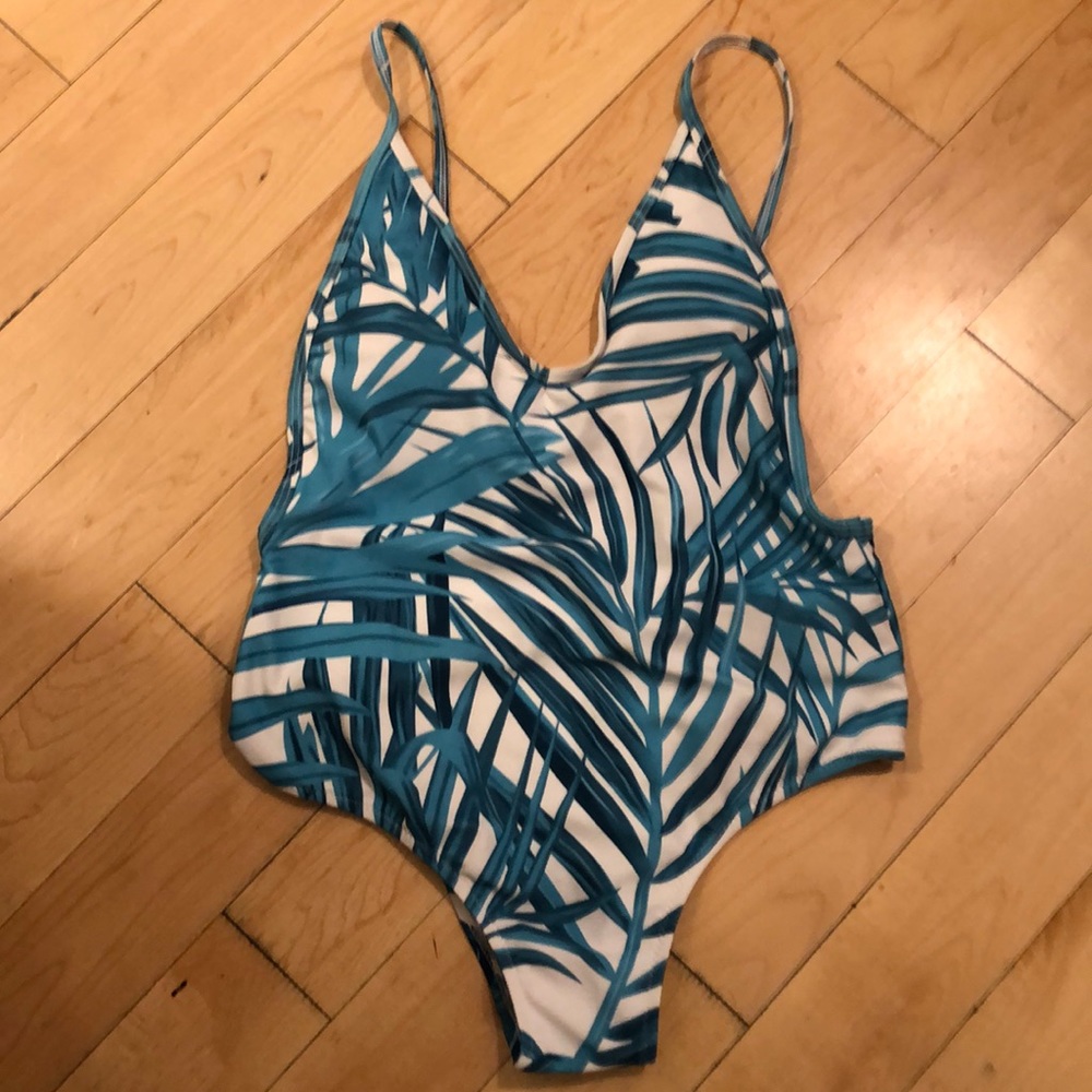 Cupshe One Piece Swimsuit Size Medium nwot